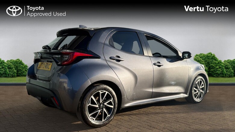 Toyota Yaris 1.5 Hybrid Design 5dr CVT Hybrid Hatchback